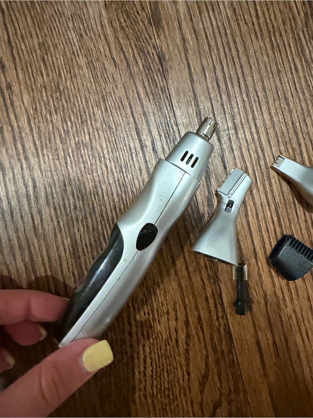 Wahl Ear, Nose & Brow Groomer - Picture 3 of 4